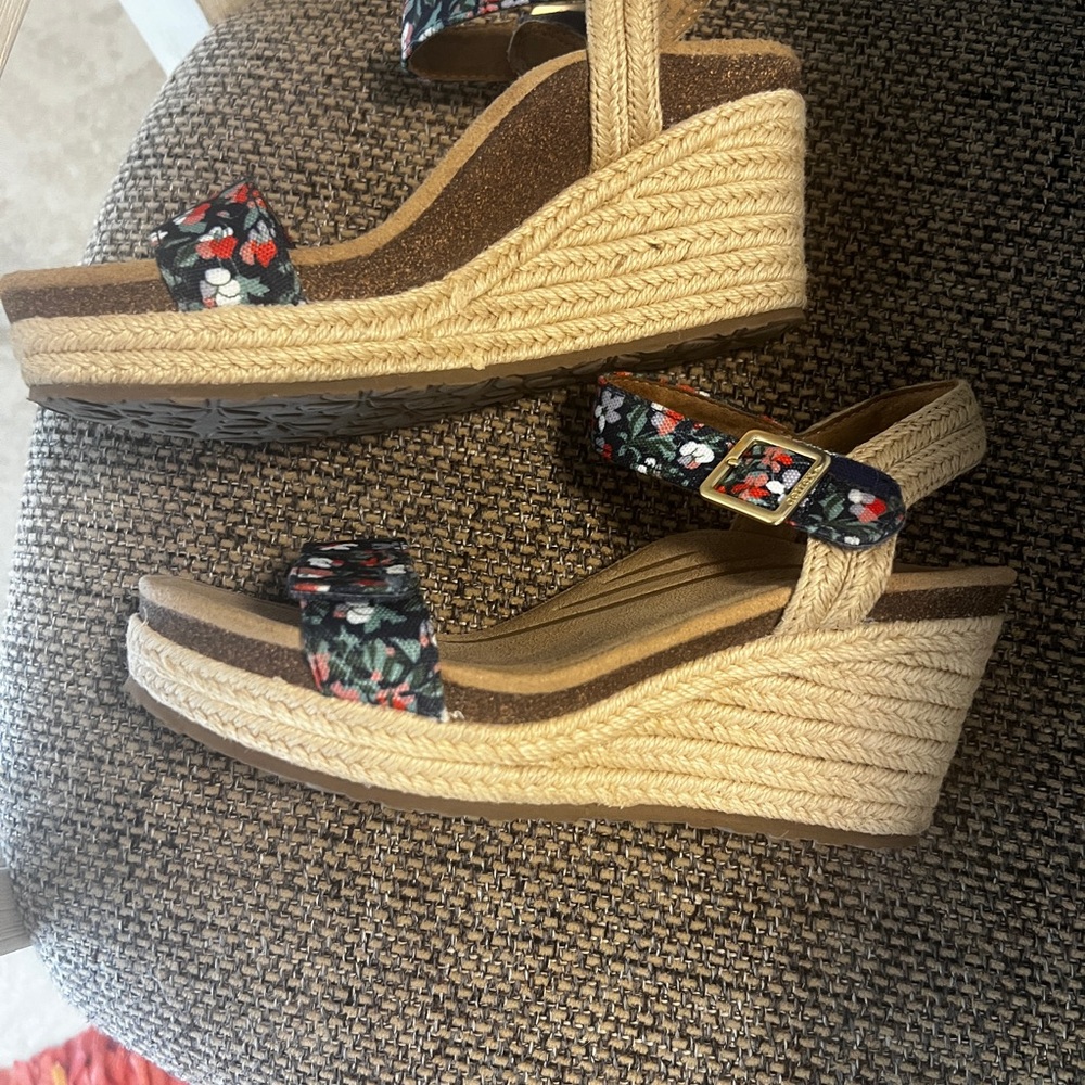 Floral Wedge Sandals